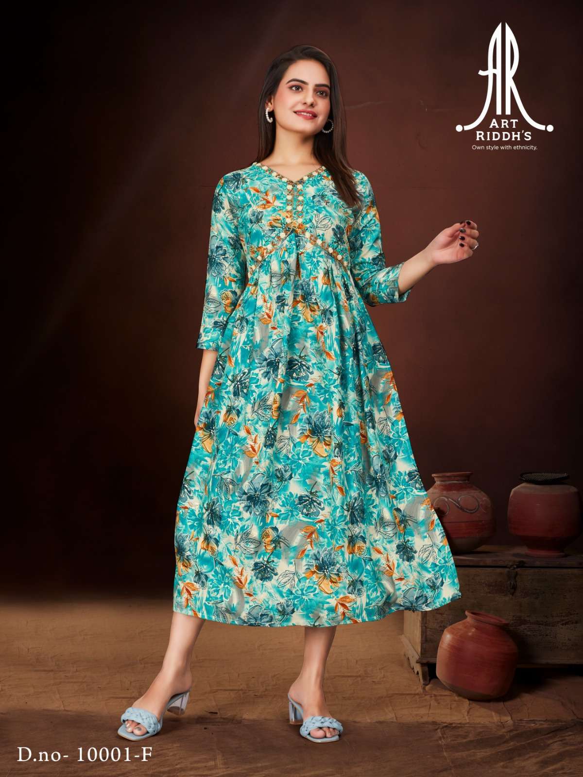 Chiffon READYMADE DESIGNER NAYRA CUT KURTI at Rs 599 in Surat | ID:  2852417049133