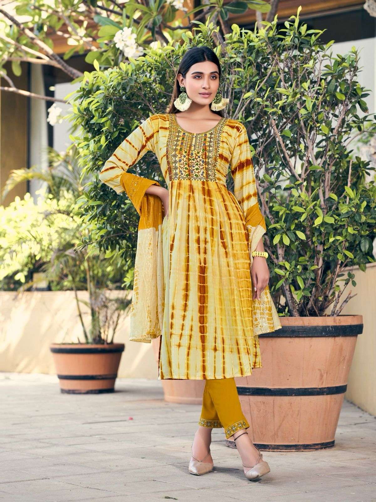 KAYA BARFI KURTI PANT WITH DUPATTA NEW CATALOGUE BEST DISCOUNT SUPERB FANCY  LATEST CATALOGUE 2023 - Rehmat Boutique