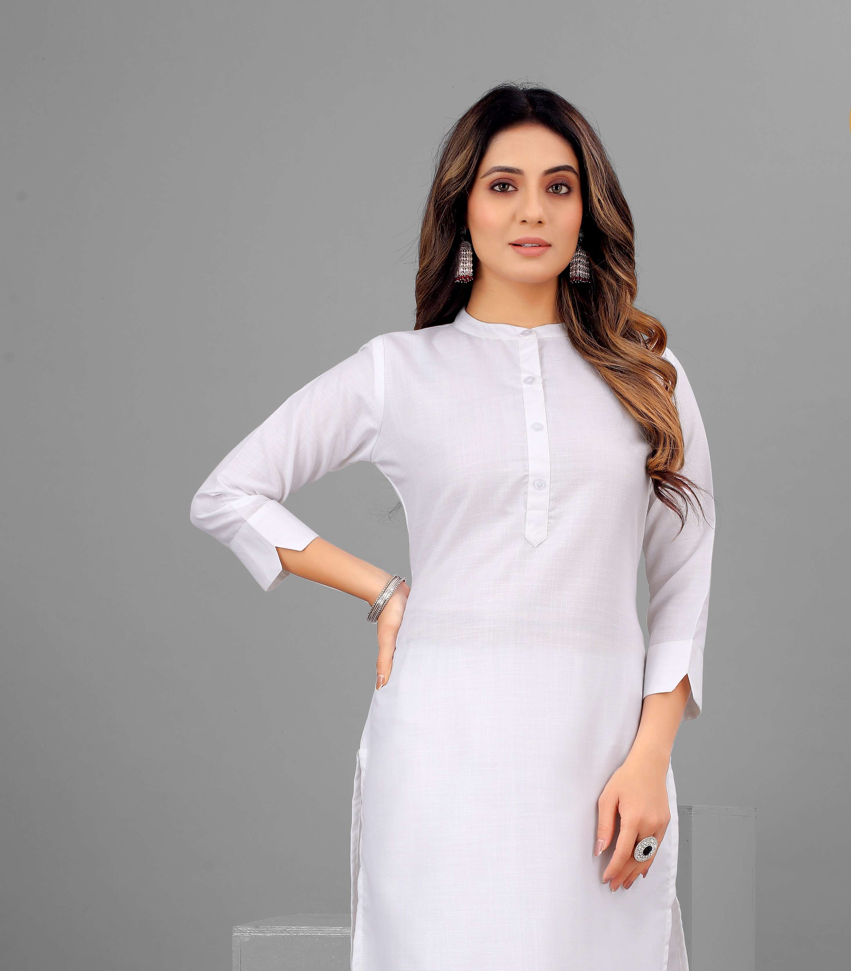 Buy online Women White Embroidered Detailed Straight Kurta from Kurta Kurtis  for Women by Miramaar for ₹639 at 39% off | 2024 Limeroad.com
