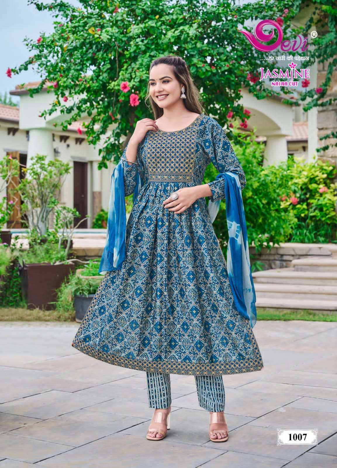 naira dress designs in yrkkh Naira dresses in yrkkh kurti latest