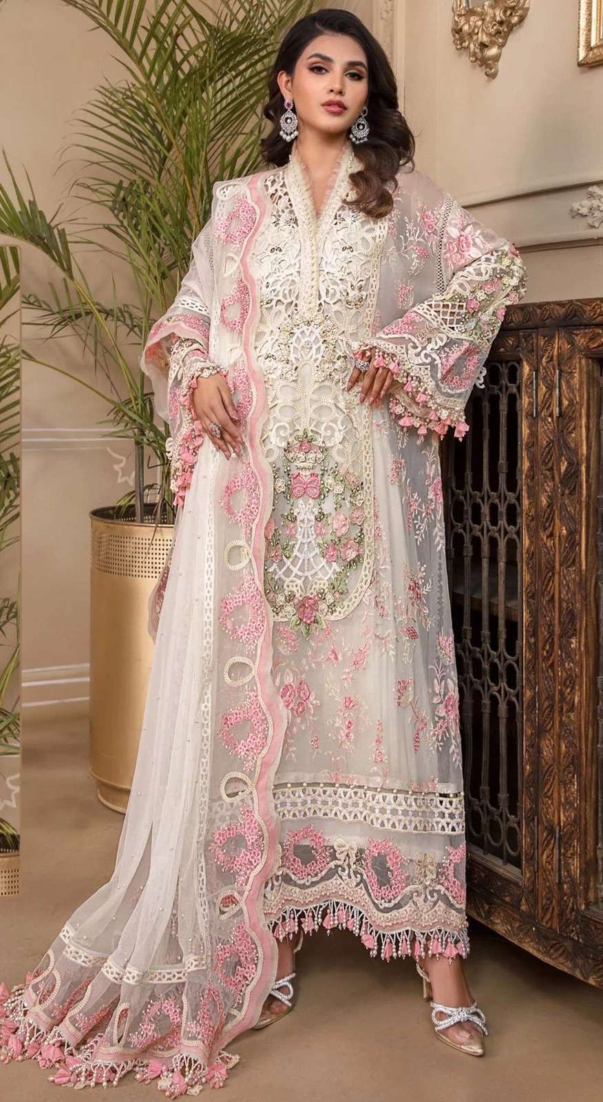 Mahnur Vol 31 Hitlist Bridal Pakitsani Salwar Kameez