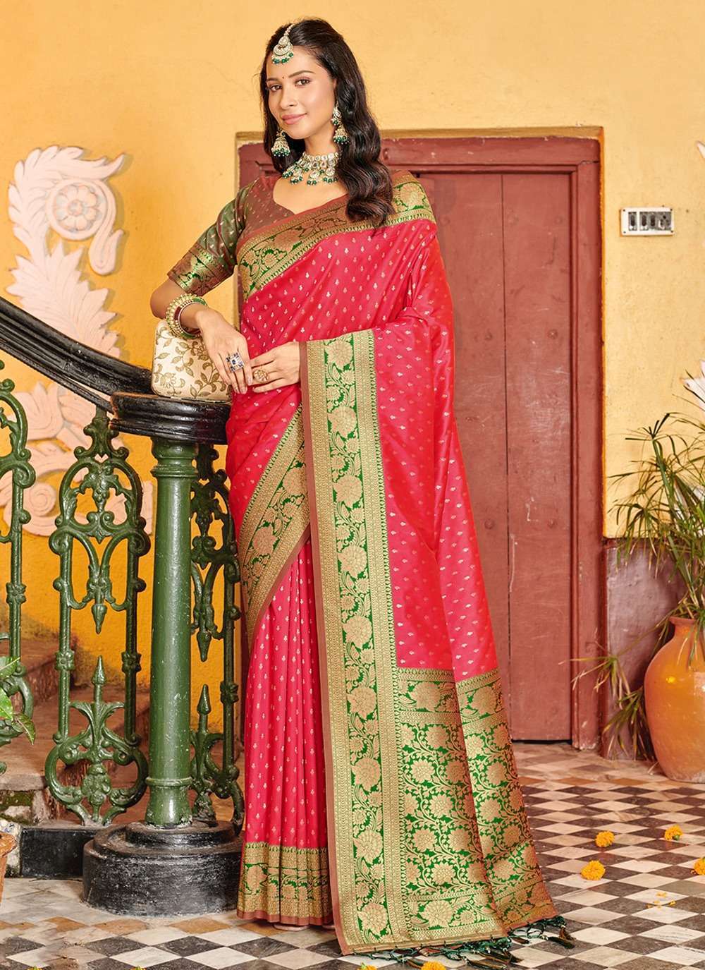 Bunawat Rooprekha Banarasi Silk Saree Wholesale