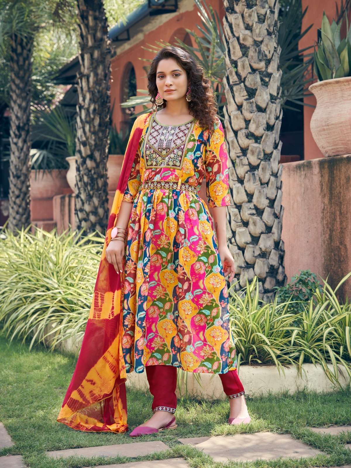 Parra Rangin Nayra Vol 1 Nayra Cut Kurti Pant With Dupatta Collection