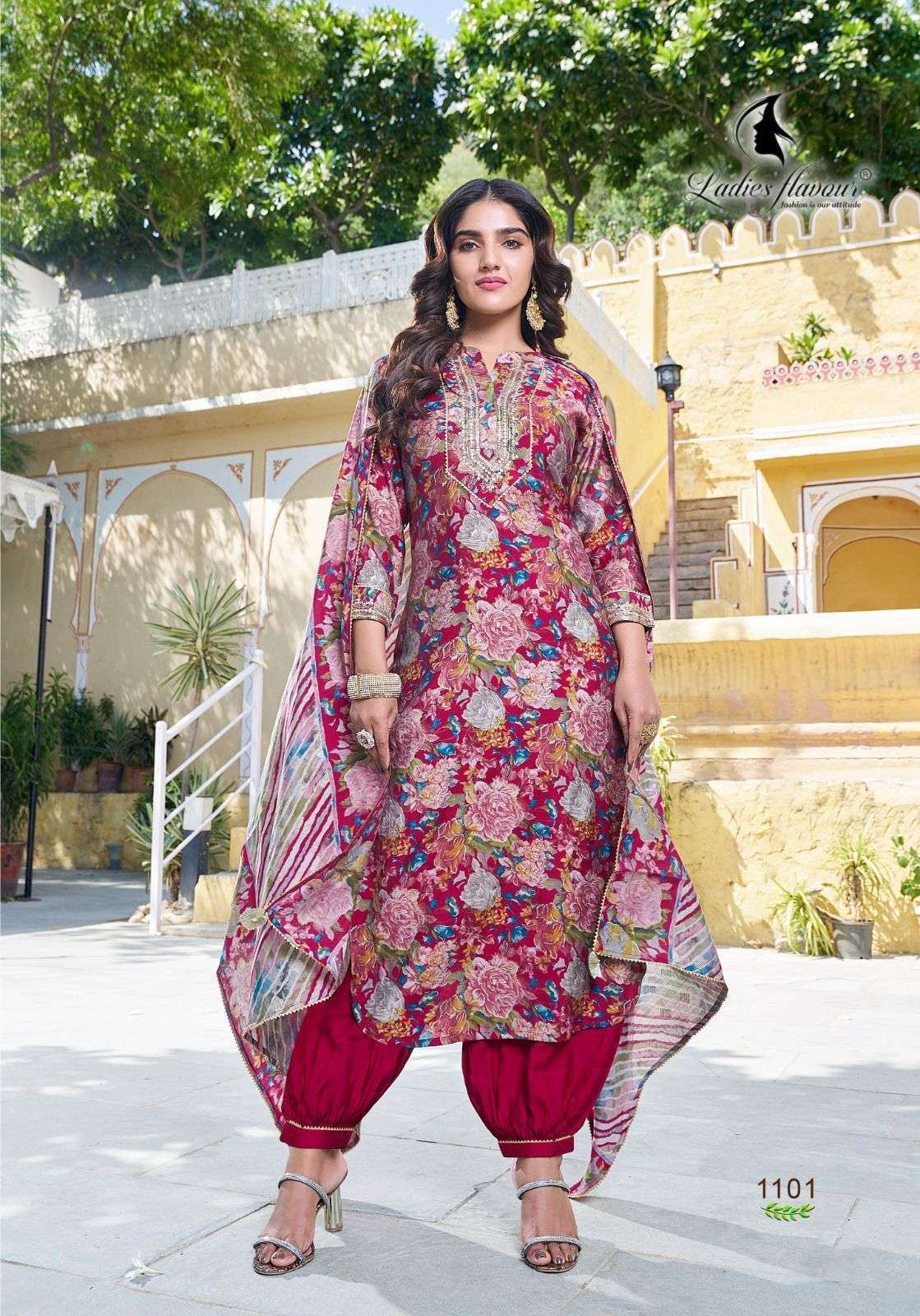 Beautiful Silk Kurtis with dupattas and pant. Brilliant and charming color  combination. #ku… | Combination dresses, Women dress collection, Casual  dresses for women