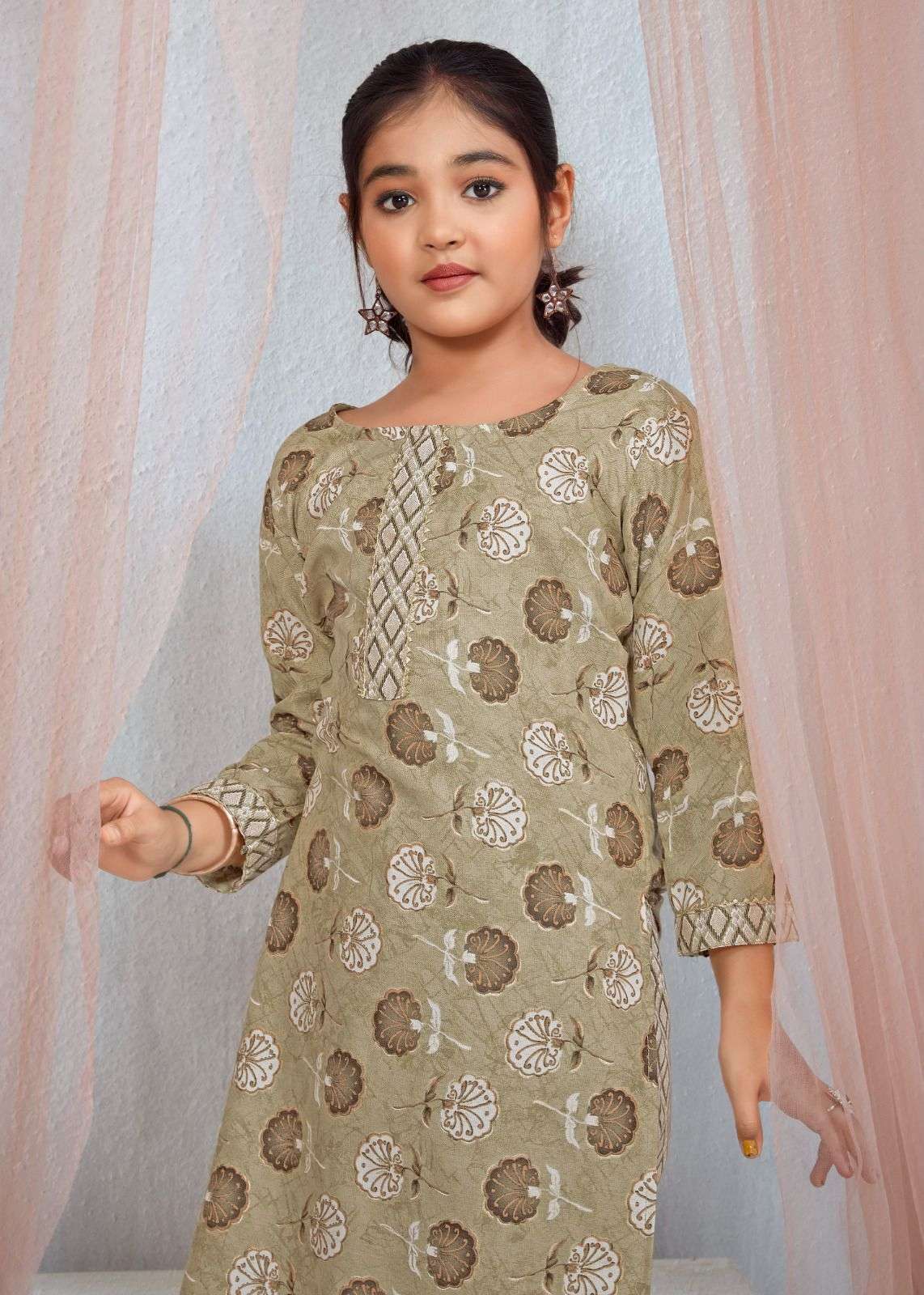 Sujii 2 Rayon Cotton Kids Kurti Pant Wholesale collection in india