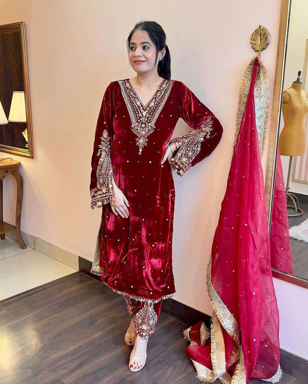 1158 Heavy Velvet Embroidered Indian Salwar Kameez Retailers