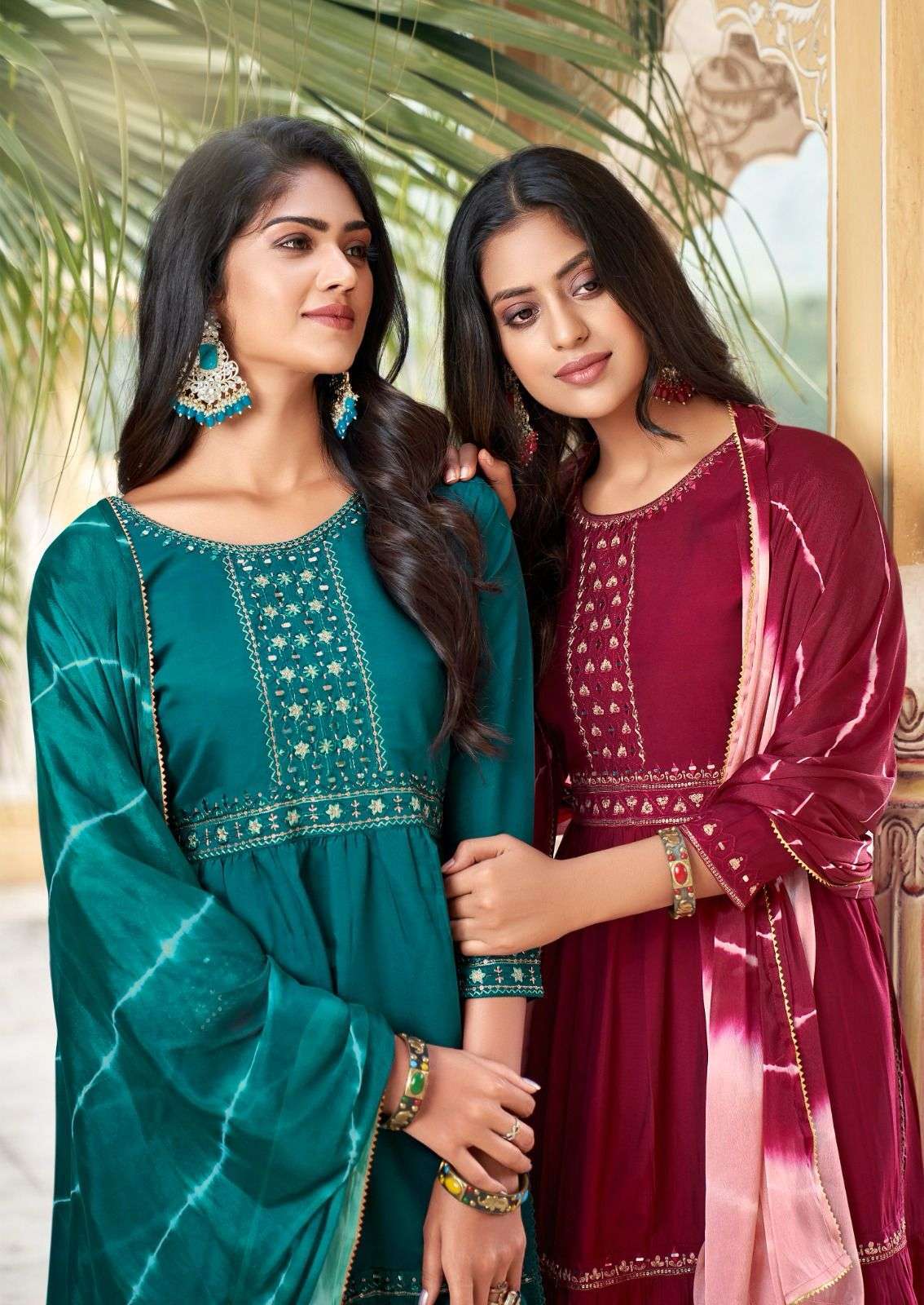 Ladies Flavour Rangat Kurti Wholesale manufacturers of kurtis in surat