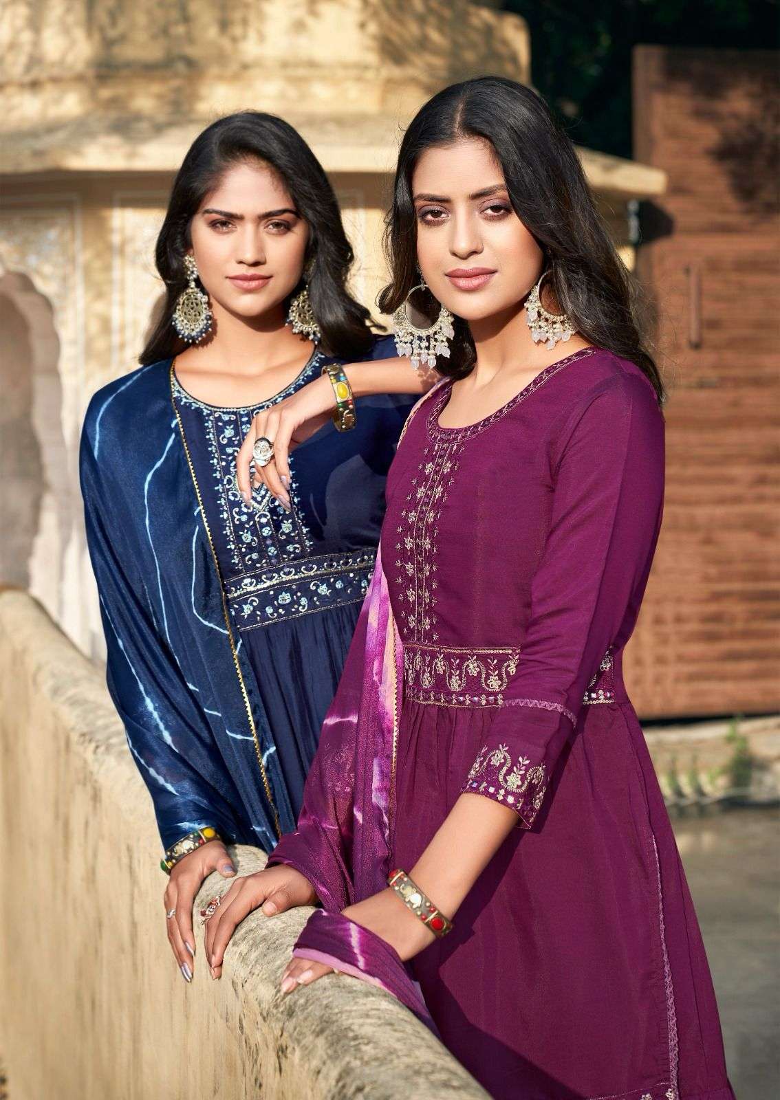 Ladies Flavour Rangat Kurti Wholesale manufacturers of kurtis in surat