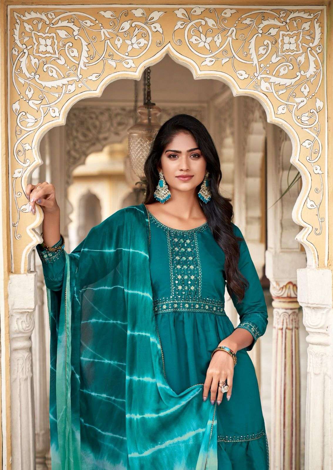 Ladies Flavour Rangat Kurti Wholesale manufacturers of kurtis in surat