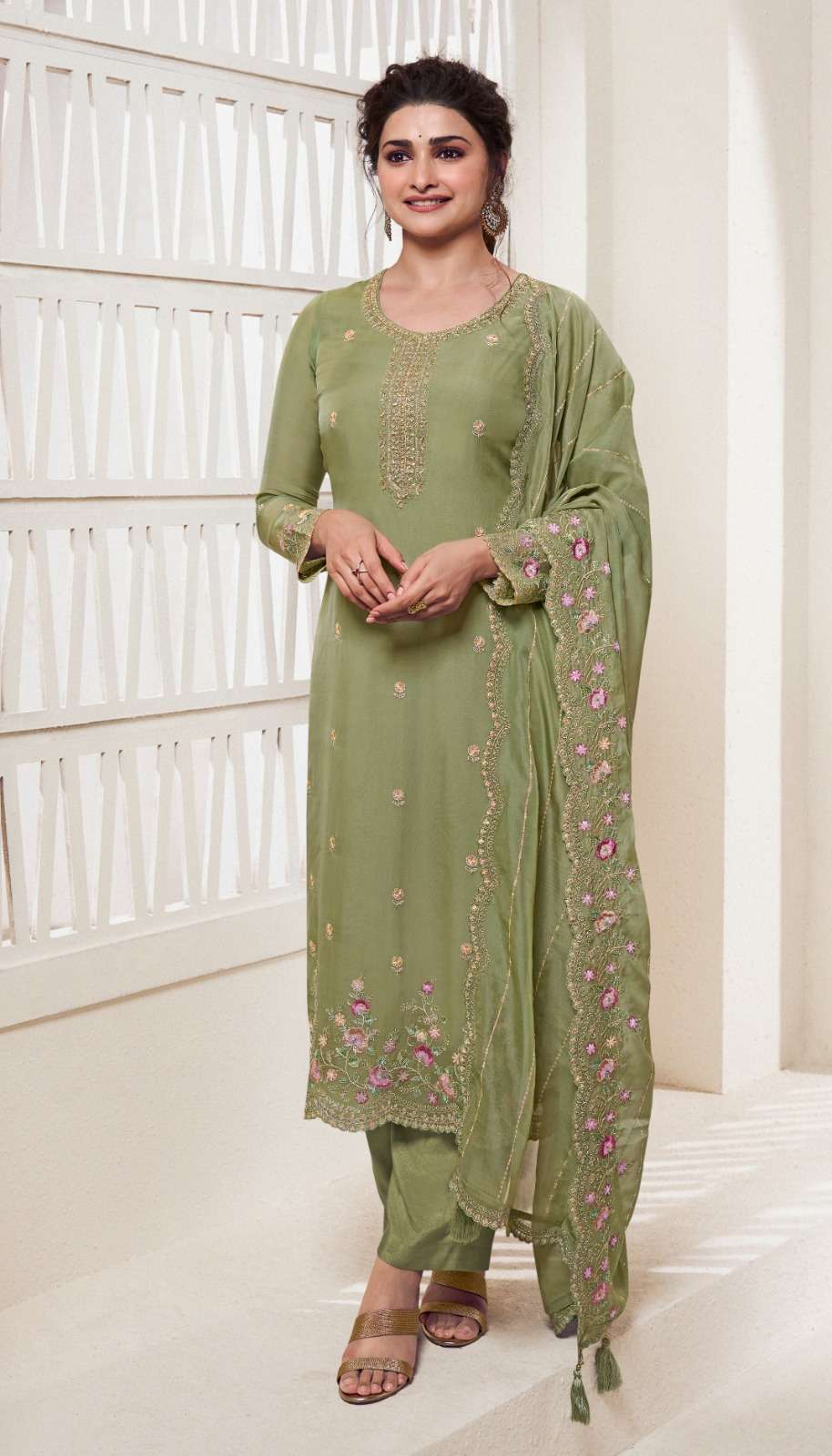 Vinay Kuleesh Kanishka Organza Embroidery Pakistani Salwar suit wholesalers in Surat