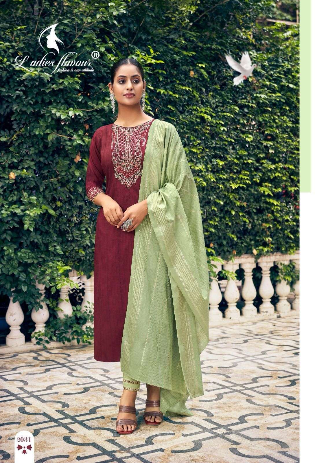 Online kurti ladies discount