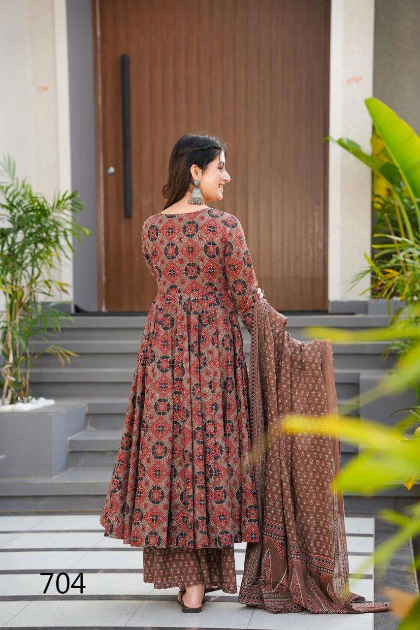 Clora vol 7 maslin digital print Kurti Catalogs in Ahmedabad