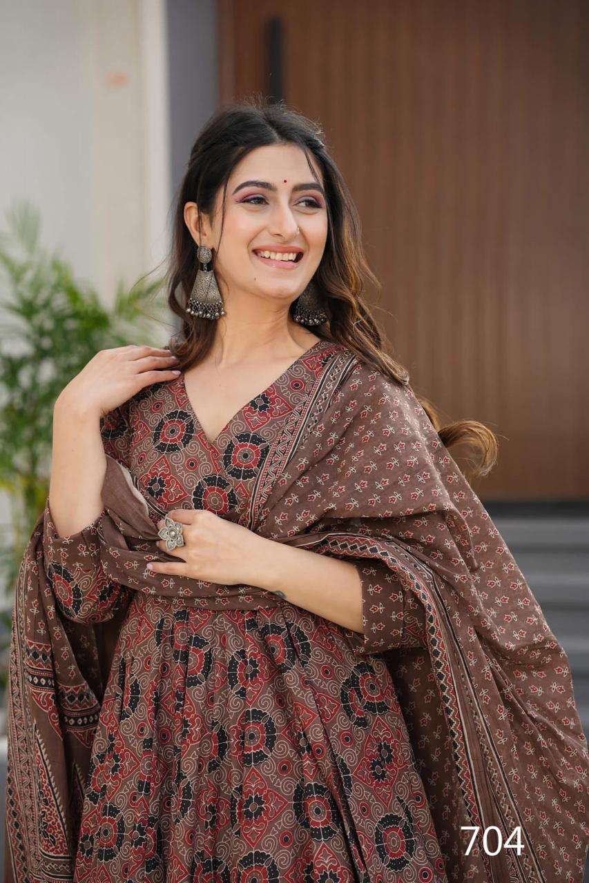 Clora vol 7 maslin digital print Kurti Catalogs in Ahmedabad