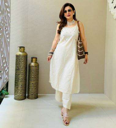 Cotton with beautiful white 4kodi Kurtis for women in Mumbai