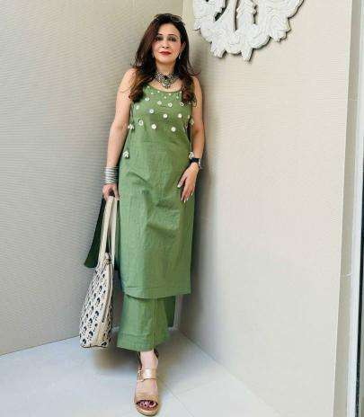 Cotton with beautiful white 4kodi Kurtis for women in Mumbai