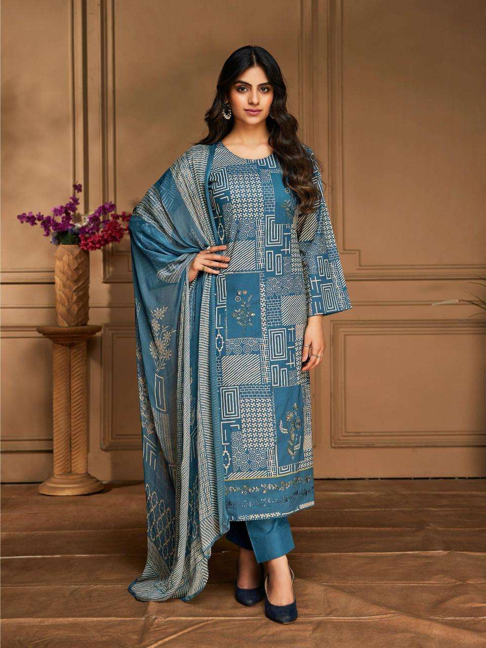 Ibiza fashion mantra Pakistani designer suits in Kolkata