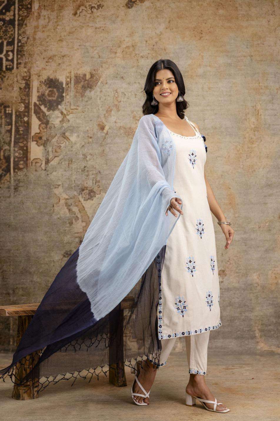 Kapdathread Cotton flex embroidered 3 Kurtis wholesale market in Kolkata
