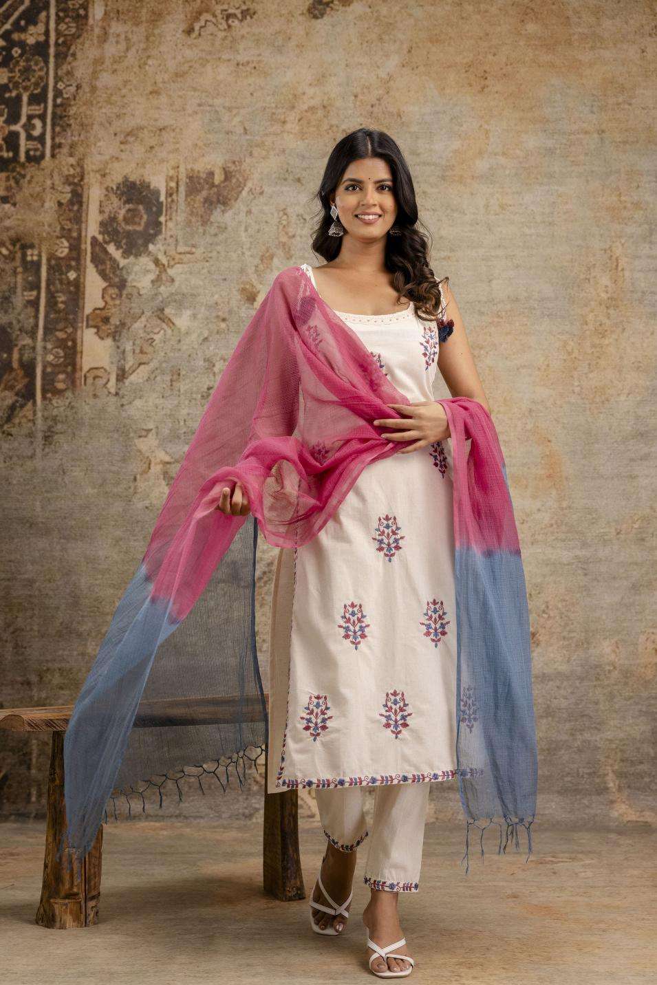 Kapdathread Cotton flex embroidered 3 Kurtis wholesale market in Kolkata