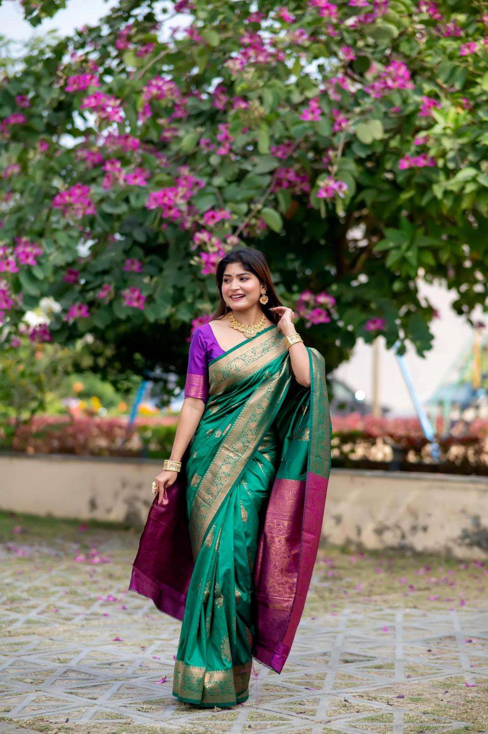 Kapdathread Soft banarasi katan silk pattu Designer saree wholesaler in Kolkata