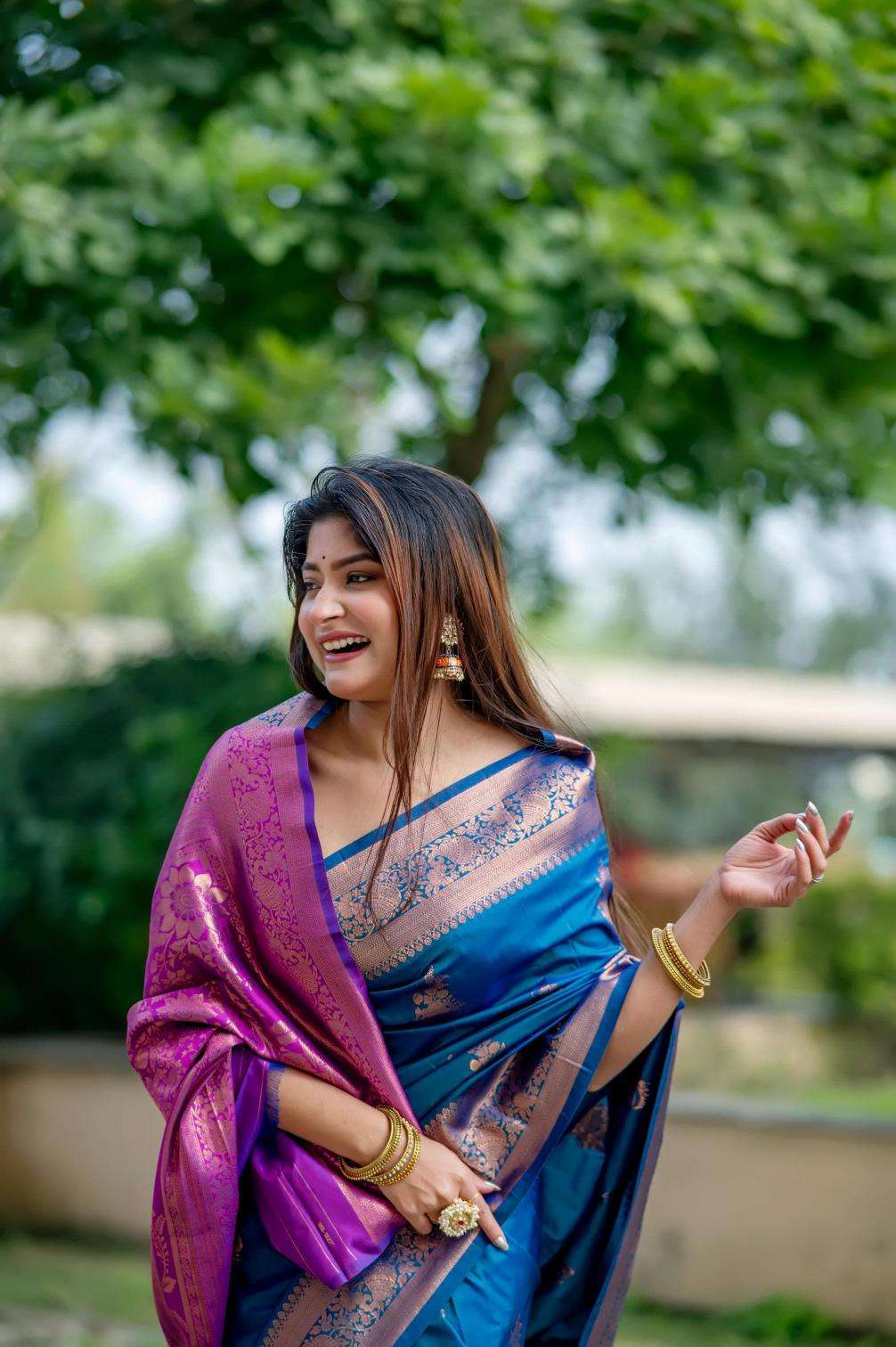 Kapdathread Soft banarasi katan silk pattu Designer saree wholesaler in Kolkata