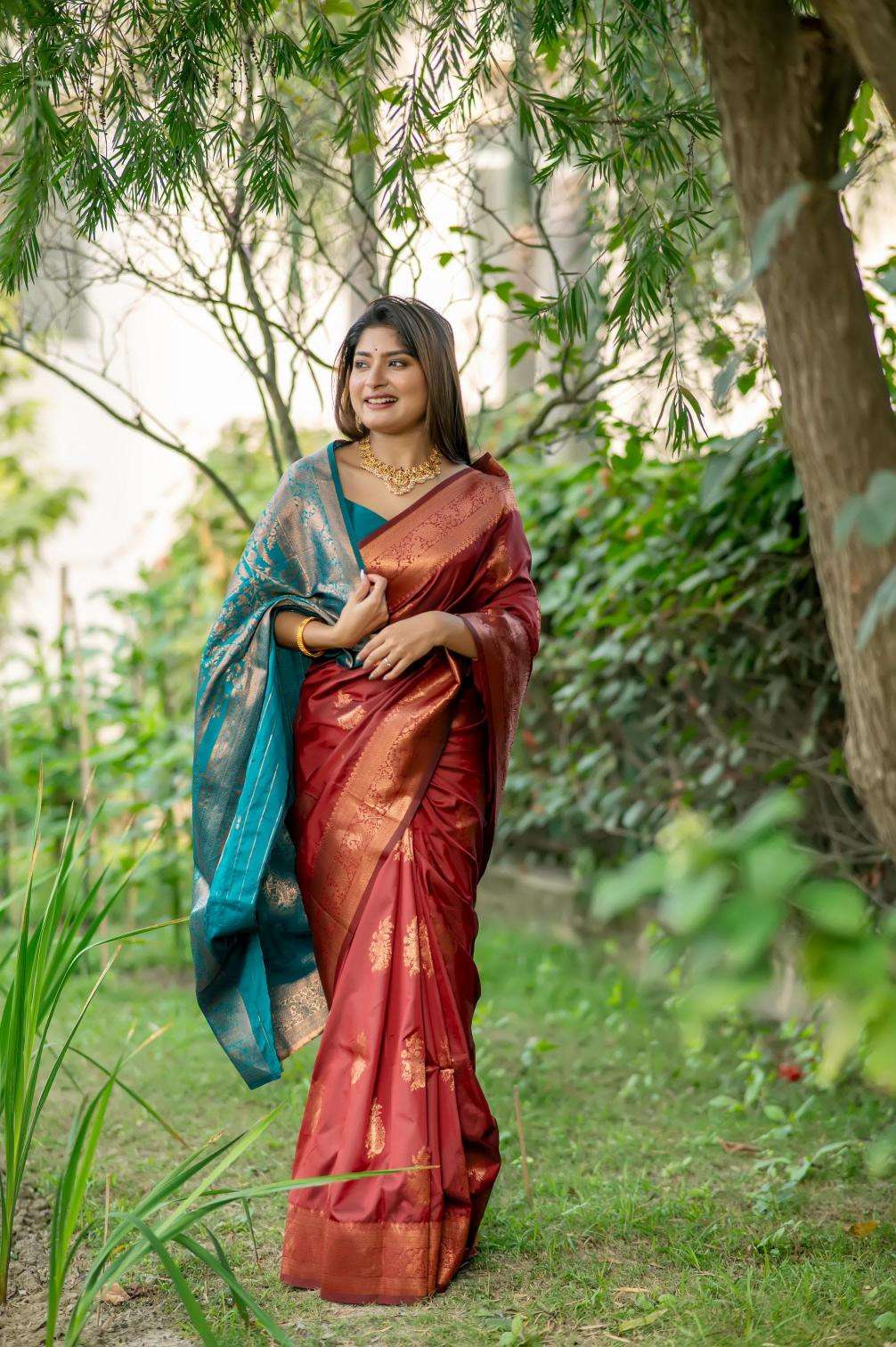 Kapdathread Soft banarasi katan silk pattu Designer saree wholesaler in Kolkata