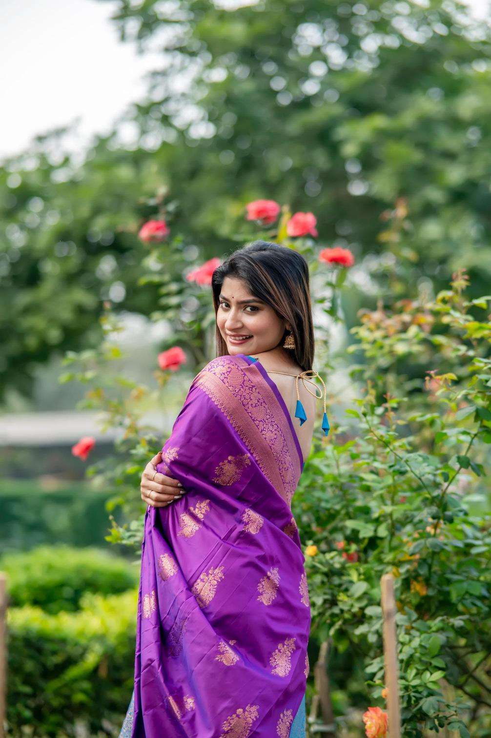 Kapdathread Soft banarasi katan silk pattu Designer saree wholesaler in Kolkata