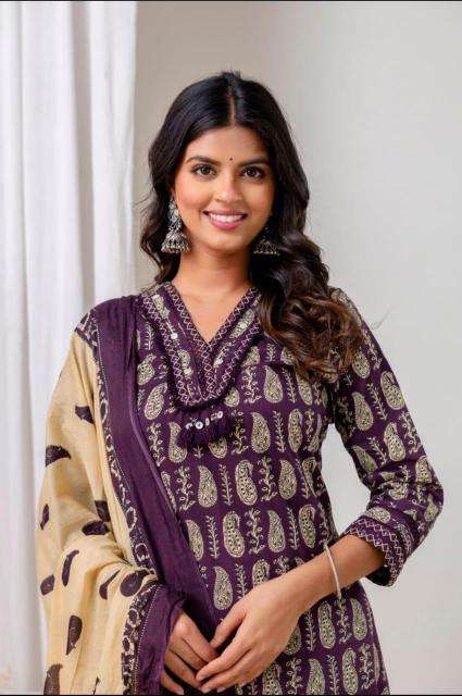 Premium quality Designer kurtis wholesale in Surat
