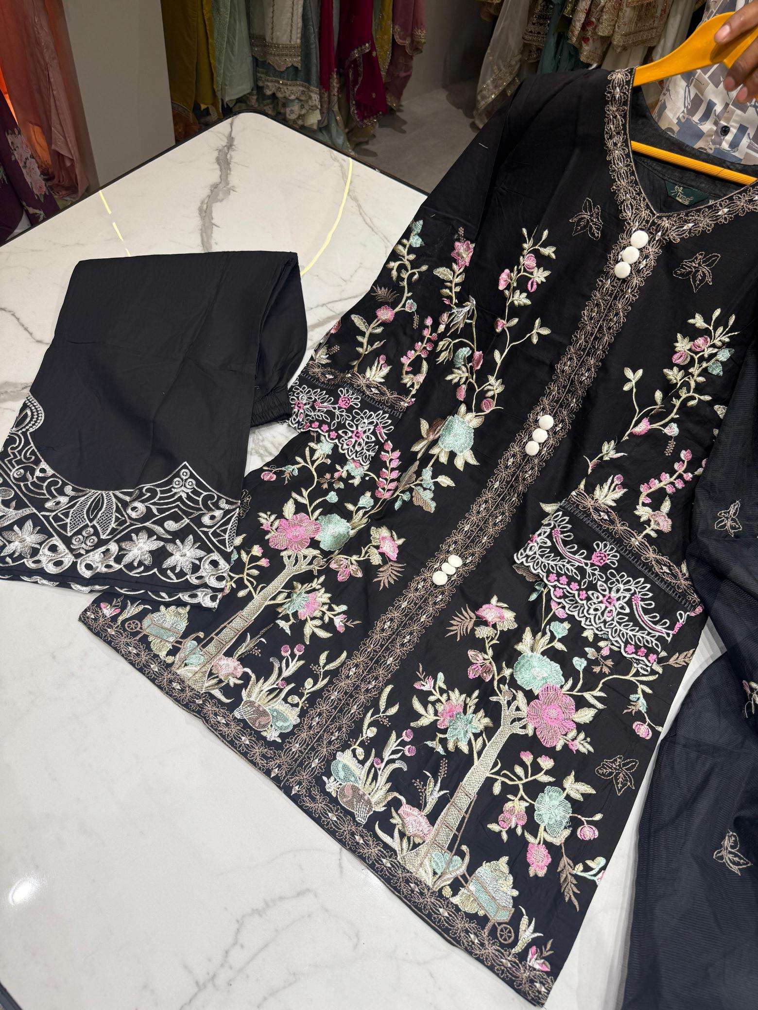Shree fab desin 1876 Salwar Kameez manufacturers in surat