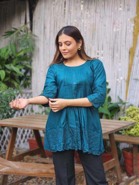 Slim fit short cotton kurtis manufacturing unit in surat
