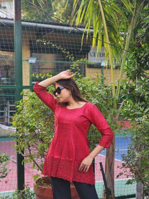 Slim fit short cotton kurtis manufacturing unit in surat