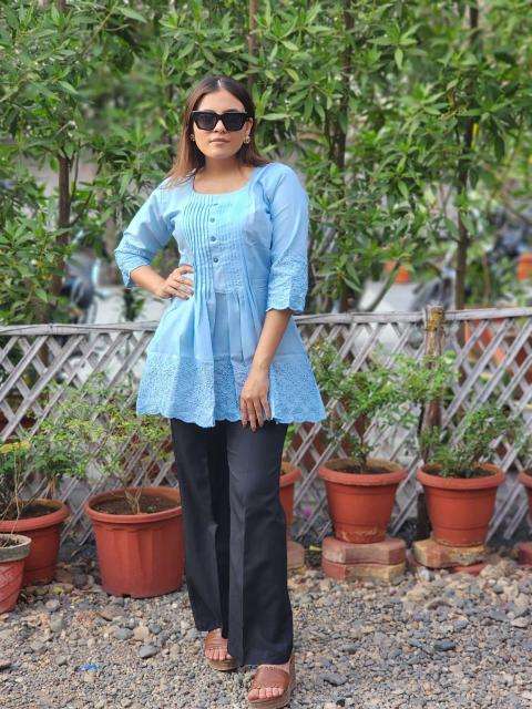 Slim fit short cotton kurtis manufacturing unit in surat