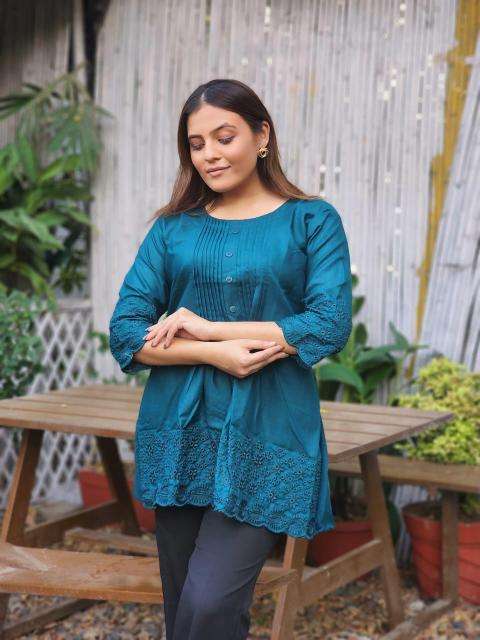 Slim fit short cotton kurtis manufacturing unit in surat