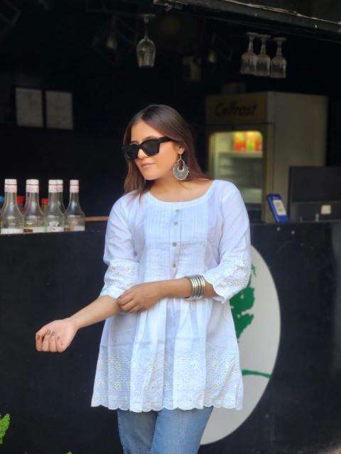 Slim fit short cotton kurtis manufacturing unit in surat