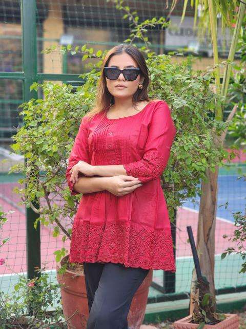 Slim fit short cotton kurtis manufacturing unit in surat