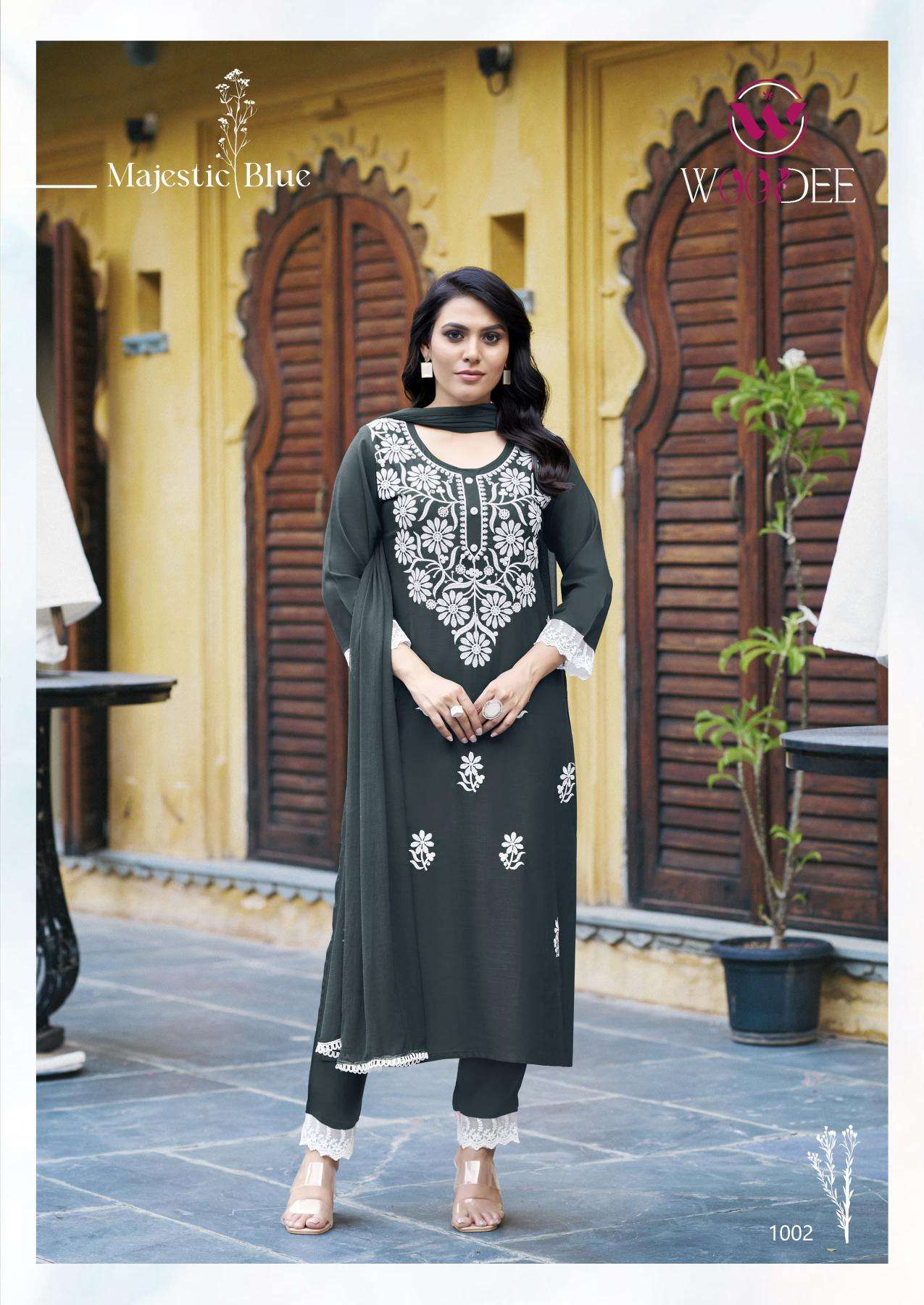 Woodee white lotus Kurti suppliers in Kolkata