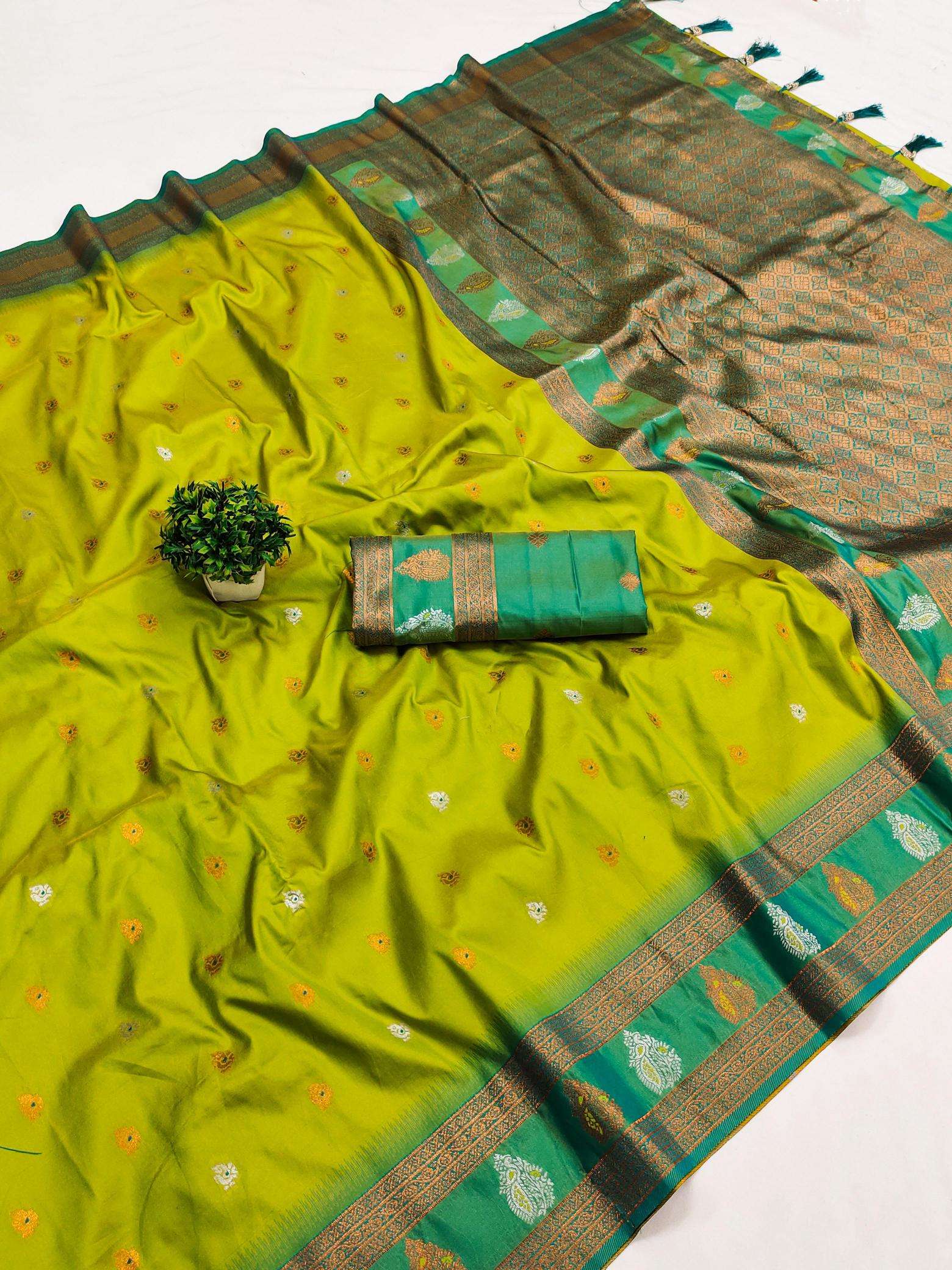 Soft silk with zari weaving Wholesale saree market in Delhi