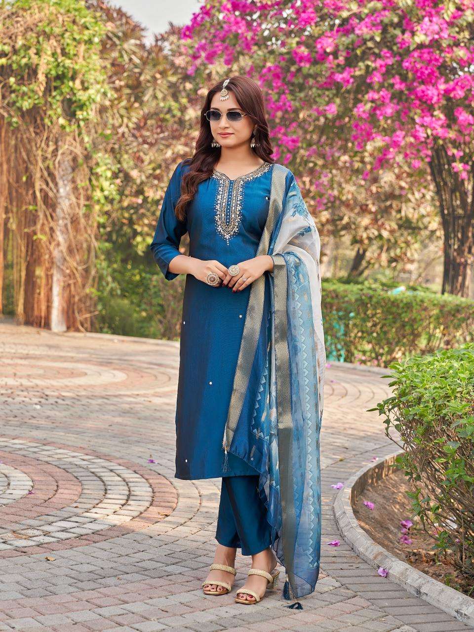 Aanchi plus bansi Kurti online shopping in Ahmedabad