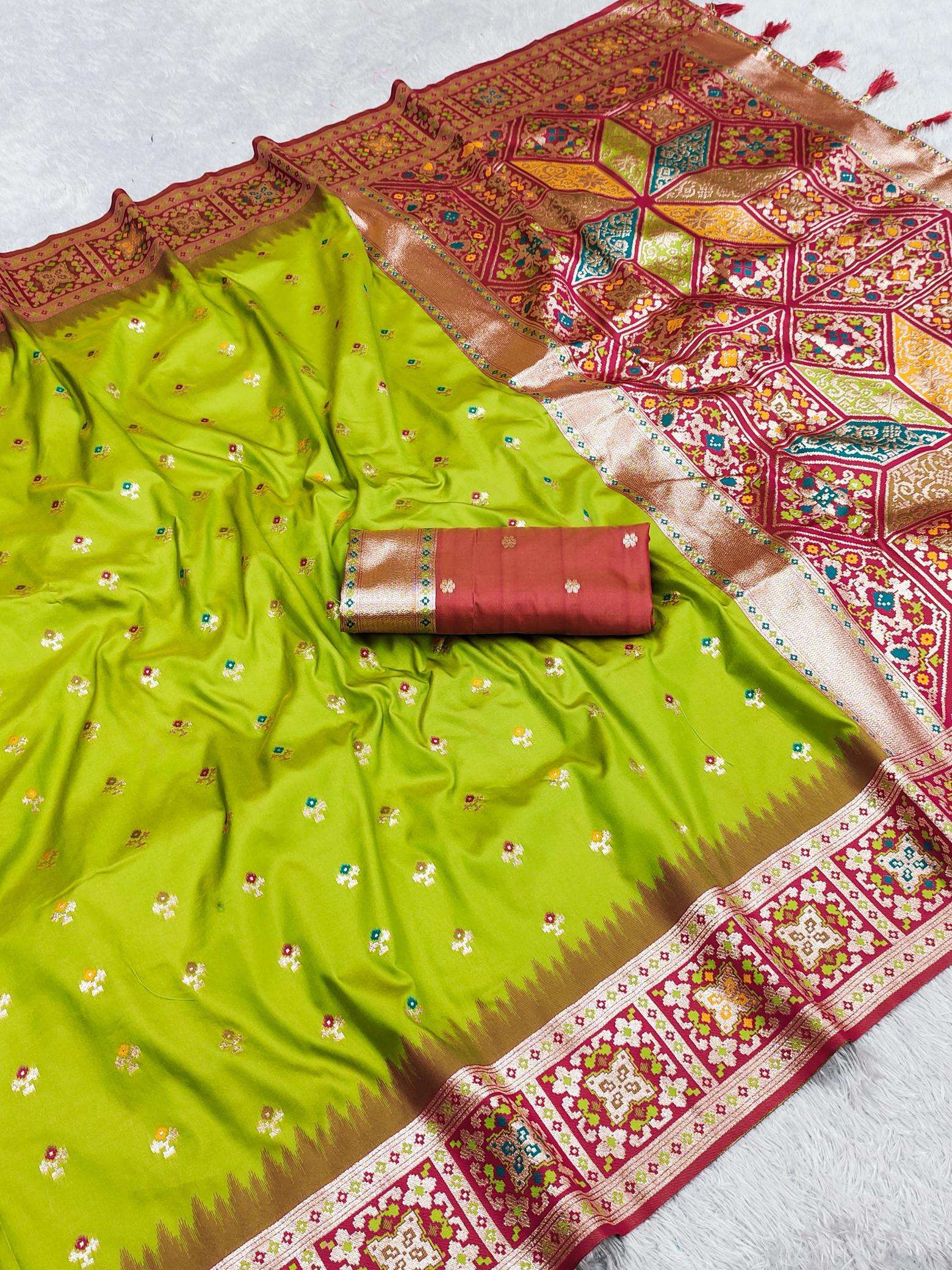Anupama banarasi-14 Saree wholesale market in Surat