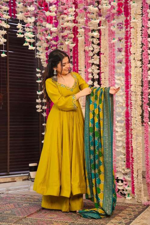 Dmuskan 2 Silk Chanderi Wholesale Kurti suppliers