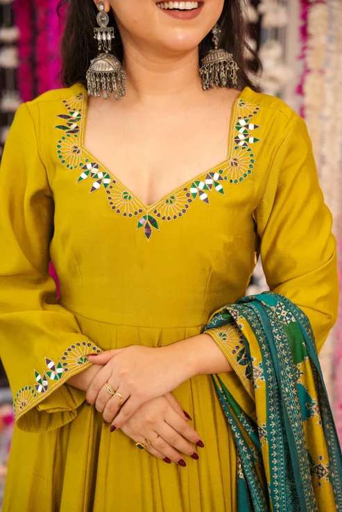 Dmuskan 2 Silk Chanderi Wholesale Kurti suppliers
