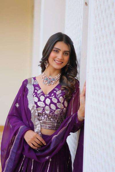 Sn 2338 Designer Embroidered Wholesale lehenga choli suppliers in Mumbai
