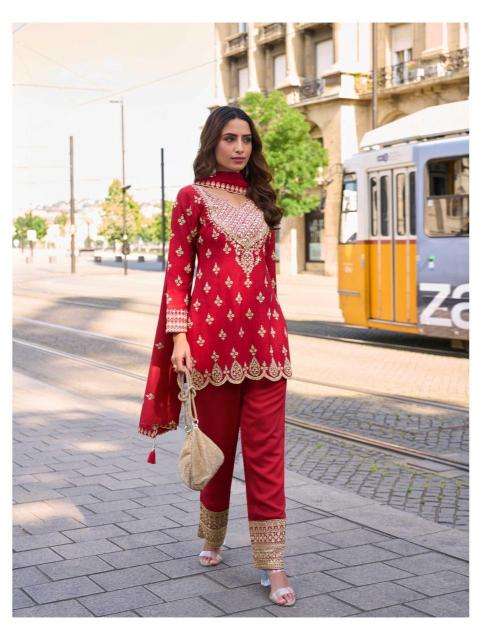 Sayuri designer mumtaz Salwar Kameez Supplier in Mumbai