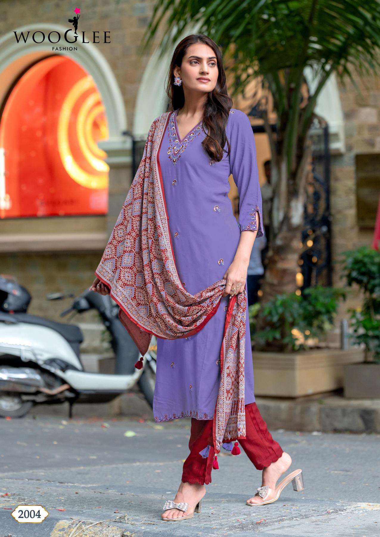 Wooglee nagma Wholesale market in Surat for Kurtis