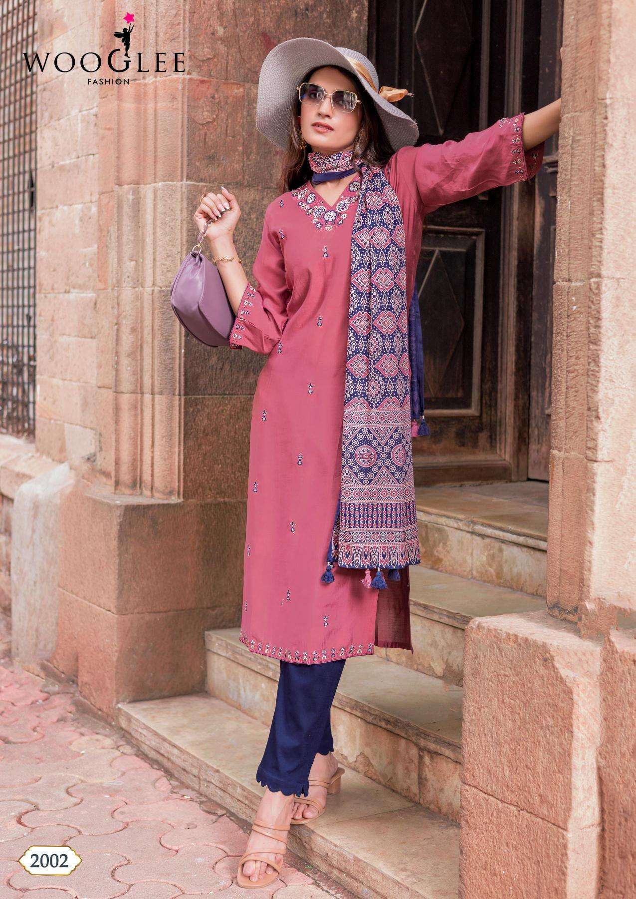 Wooglee nagma Wholesale market in Surat for Kurtis
