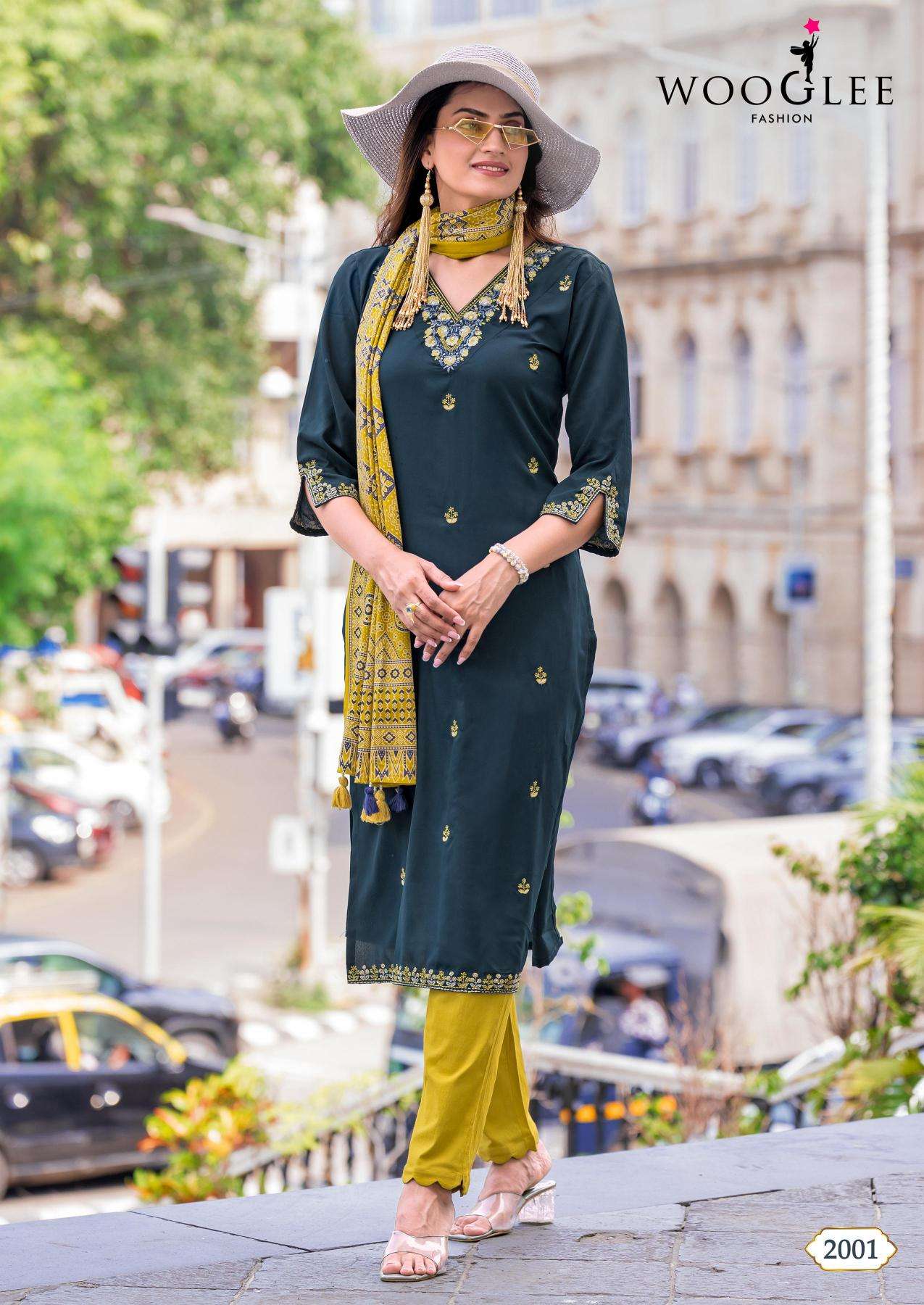 Wooglee nagma Wholesale market in Surat for Kurtis