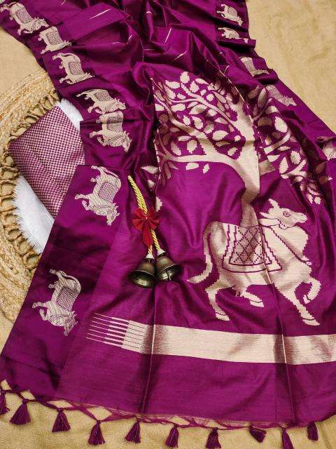 Akshara tradional zari  Designer saree shop in Hydrabad