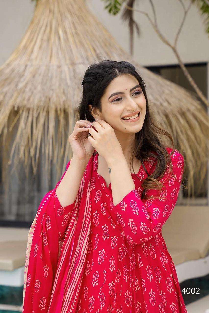 Universal vyoma vol 4 kurtis exporters In surat