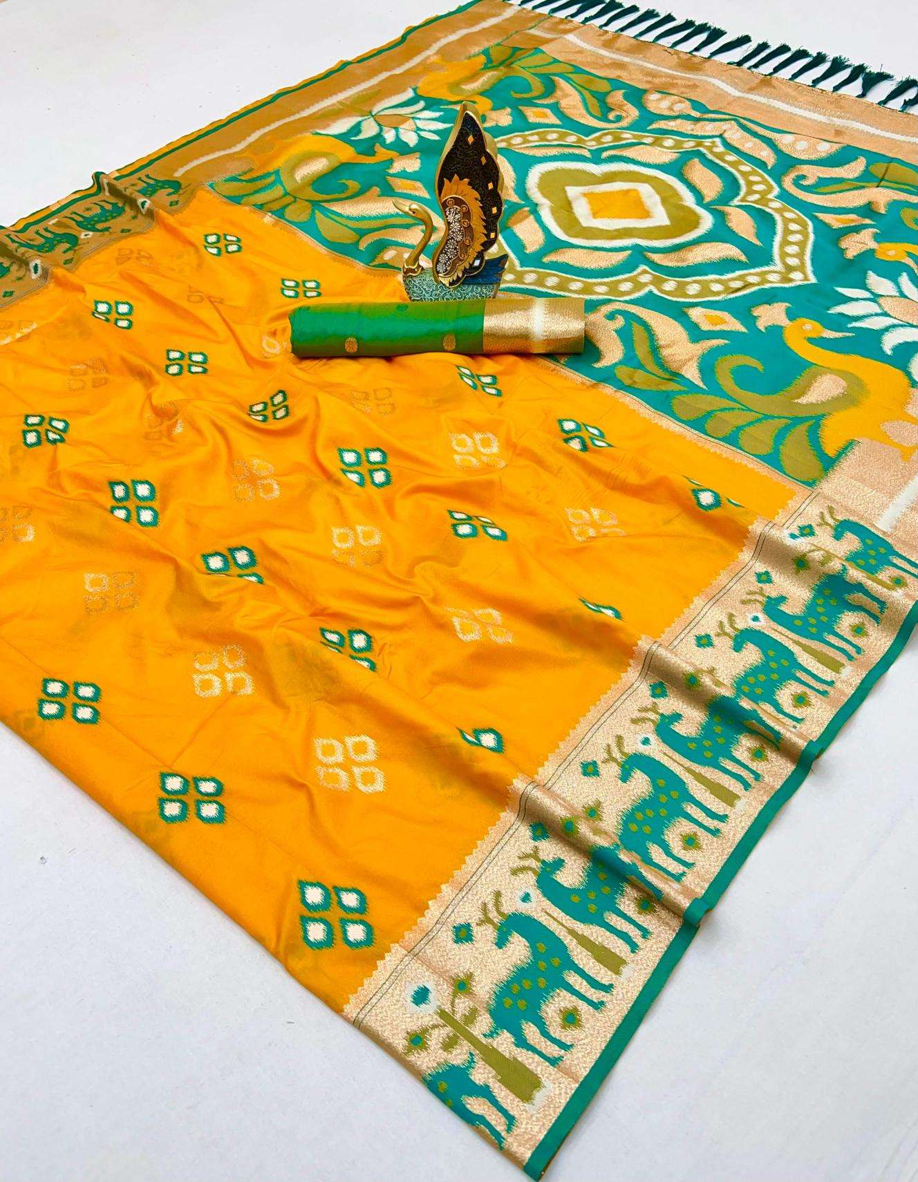 Anupama madhuri Wholesale saree supplier in Gujarat