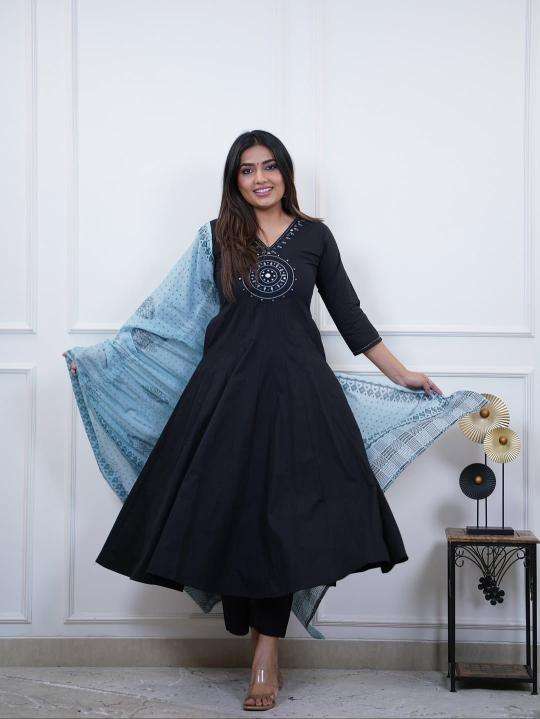 Jaipuri cotton 3pcs Bulk kurti suppliers in Surat