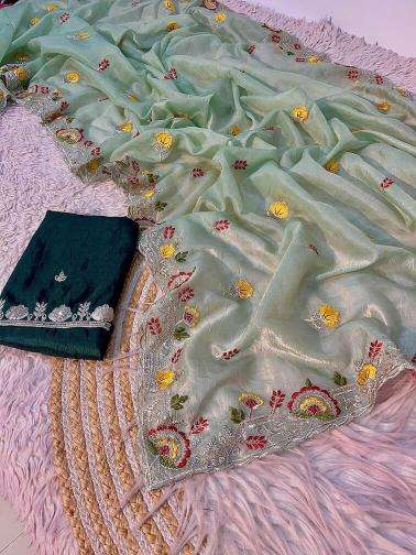 Vinayak beautiful online wholesale saree market in surat